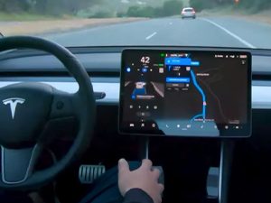 Tesla withdraws Self driving cars